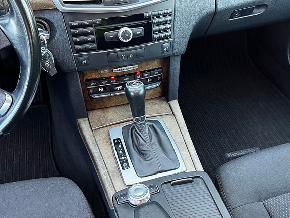Mercedes-Benz E200 13 of 20