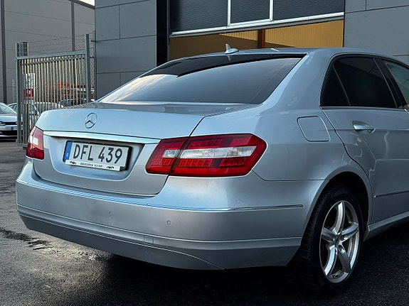 Mercedes-Benz E200 9 of 20