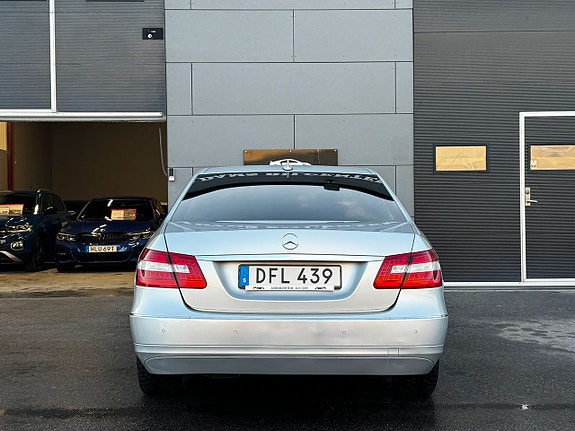 Mercedes-Benz E200 8 of 20