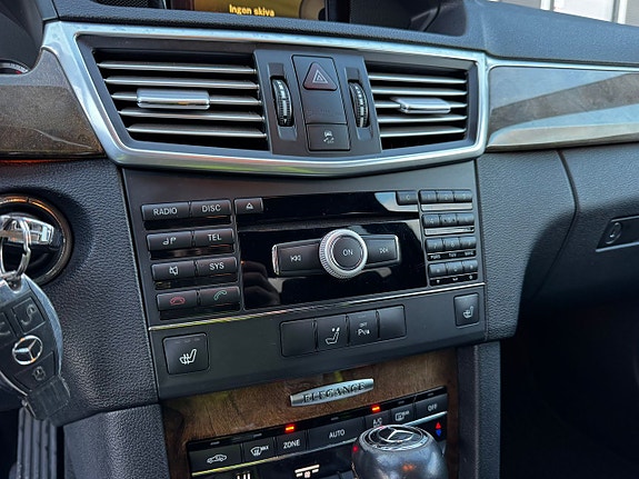 Mercedes-Benz E200 20 of 20