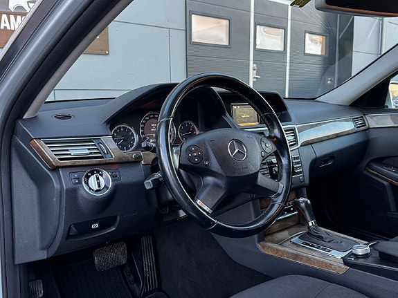 Mercedes-Benz E200 17 of 20
