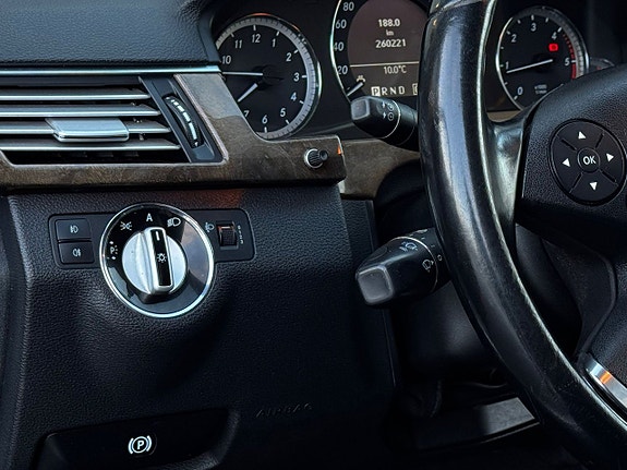 Mercedes-Benz E200 14 of 20