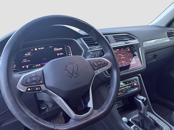 Volkswagen Tiguan 12 of 21