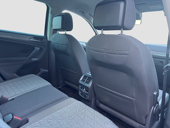 Volkswagen Tiguan 17 of 21