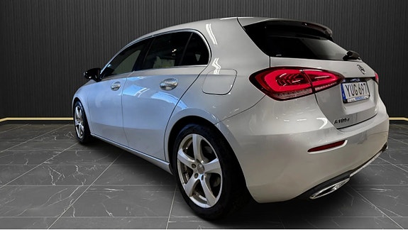Mercedes-Benz A180 d 3 of 11