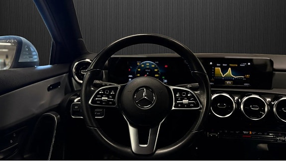 Mercedes-Benz A180 d 9 of 11