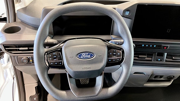 Ford Custom 13 of 15