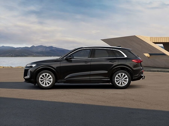 Audi Q5 2 of 5
