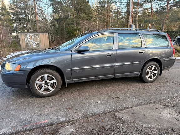 Volvo V70 4 of 5