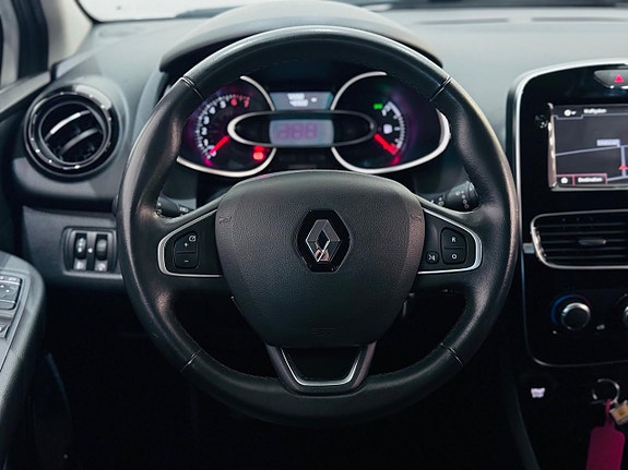 Renault Clio 13 of 16