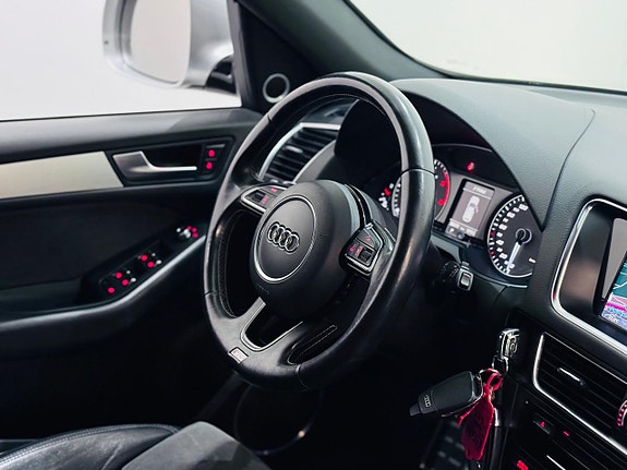 Audi SQ5 4 of 5