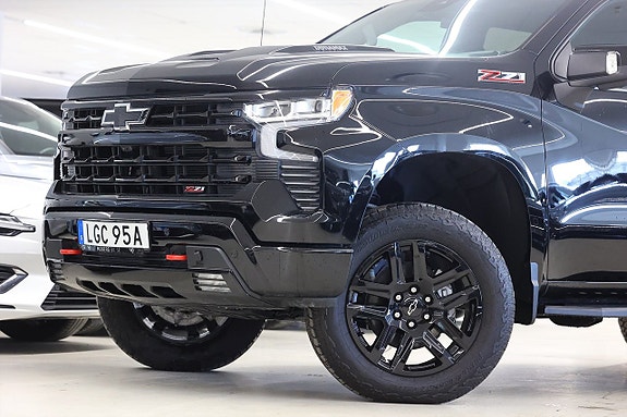 Chevrolet Silverado 5 of 5