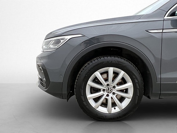 Volkswagen Tiguan 30 of 30