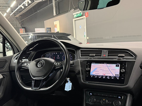 Volkswagen Tiguan 16 of 19
