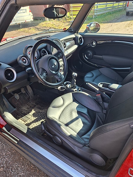 MINI Cooper 5 of 5