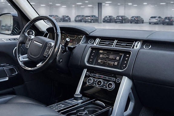 Land Rover Range Rover 3 of 5