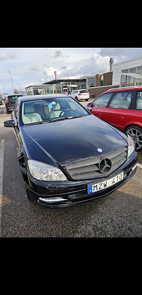 Mercedes-Benz C220 5 of 8