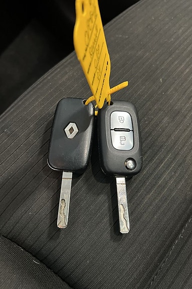 Renault Clio 11 of 13