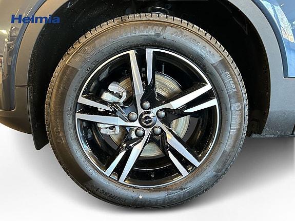 Volvo XC40 13 of 13