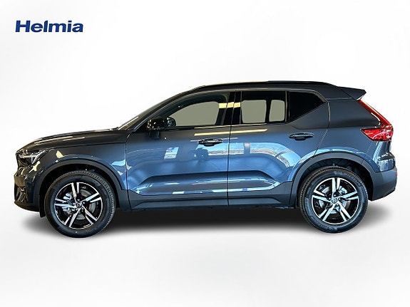 Volvo XC40 3 of 5