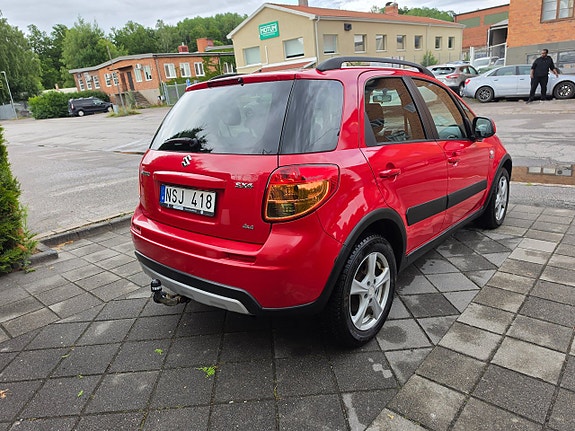 Suzuki SX4 3 of 5