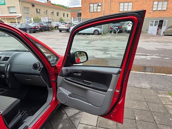 Suzuki SX4 17 of 23
