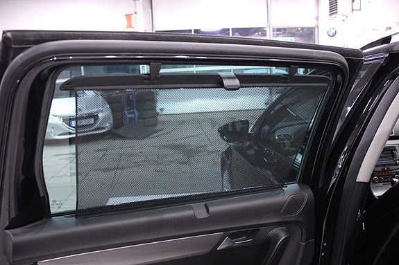 Volkswagen Passat 13 of 30