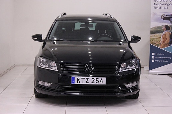 Volkswagen Passat 3 of 30