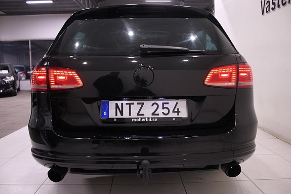 Volkswagen Passat 28 of 30