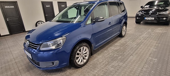 Volkswagen Touran 3 of 5