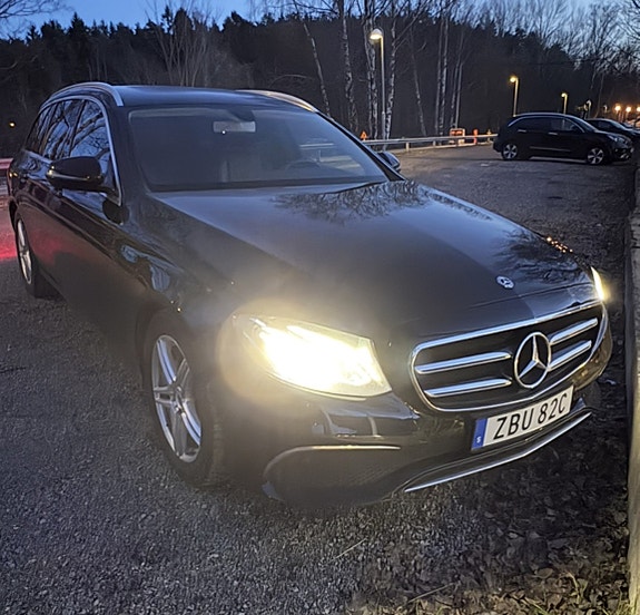 Mercedes-Benz E220 6 of 8