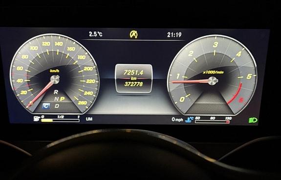Mercedes-Benz E220 7 of 8