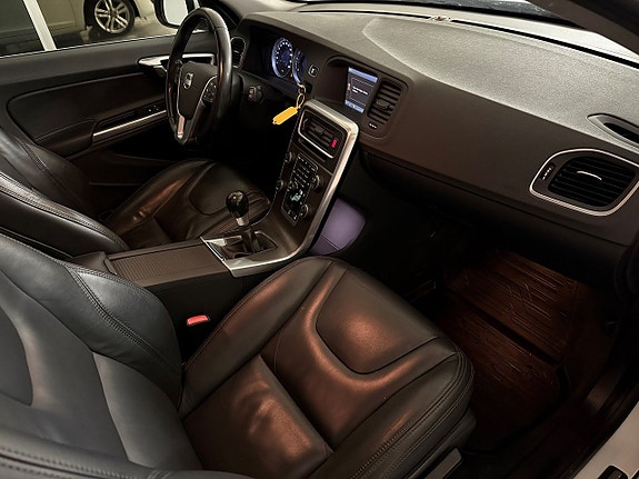 Volvo V60 10 of 23