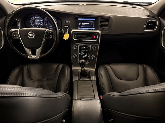 Volvo V60 12 of 23