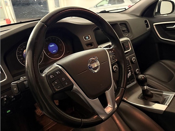 Volvo V60 5 of 5