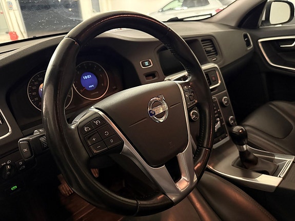 Volvo V60 5 of 23