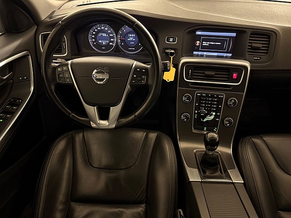 Volvo V60 13 of 23