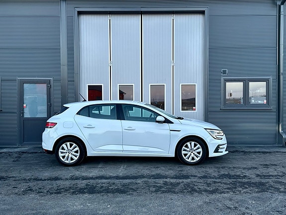 Renault Megane IV 5 of 5