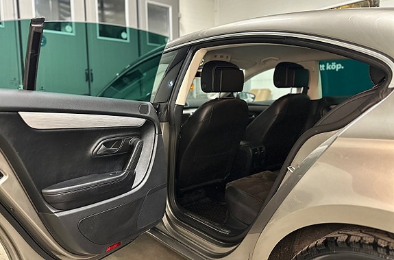 Volkswagen CC 10 of 22