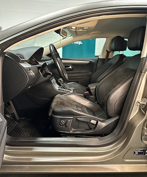 Volkswagen CC 9 of 22