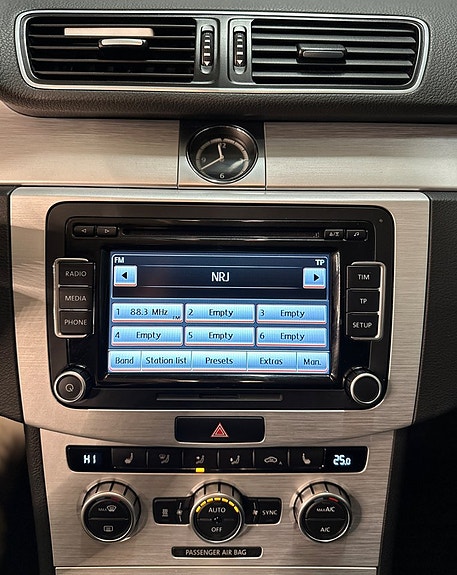 Volkswagen CC 16 of 22