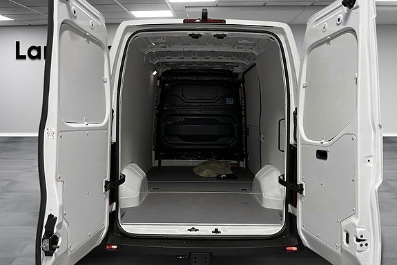 Nissan Interstar 9 of 14