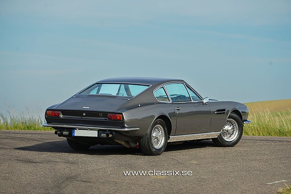 Aston Martin DBS 12 of 22