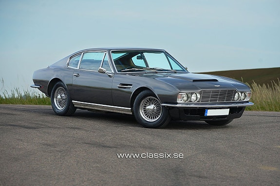Aston Martin DBS 8 of 22