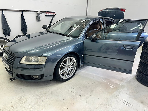 Audi A8 2 of 14