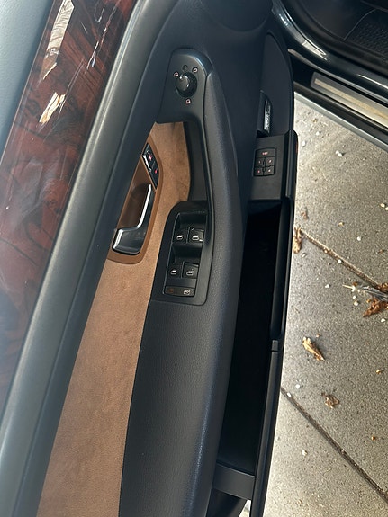 Audi A8 8 of 14