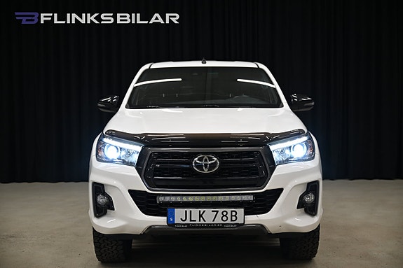 Toyota HiLux 10 of 29
