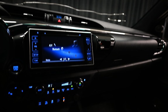 Toyota HiLux 20 of 29