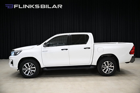 Toyota HiLux 2 of 5