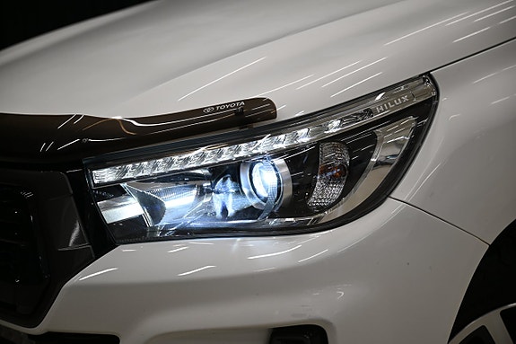 Toyota HiLux 3 of 5